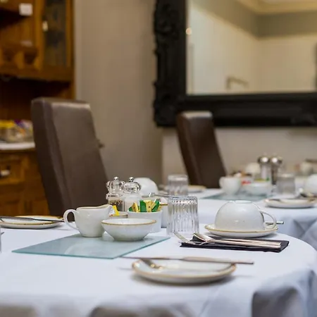 The Howbeck & The Retreat Location, Incl Off-site Health Club And Parking Ev Point Available, Great Deals On 招待所 温德米尔