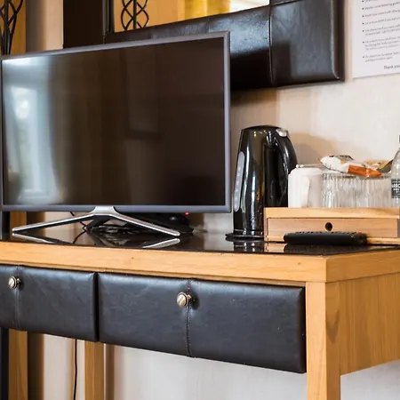 The Howbeck & The Retreat Location, Incl Off-site Health Club And Parking Ev Point Available, Great Deals On 5*