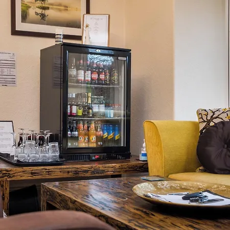 The Howbeck & The Retreat Location, Incl Off-site Health Club And Parking Ev Point Available, Great Deals On 5*