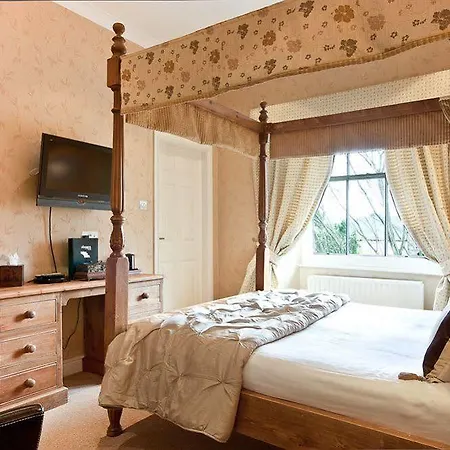 The Howbeck & The Retreat Location, Incl Off-site Health Club And Parking Ev Point Available, Great Deals On 温德米尔