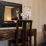 The Howbeck & The Retreat 5Min To Lake, Restaurants & To The Free Hydro Wellness Club Гостевой дом 5*