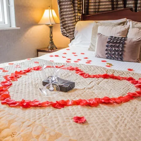 The Howbeck & The Retreat Location, Incl Off-site Health Club And Parking Ev Point Available, Great Deals On