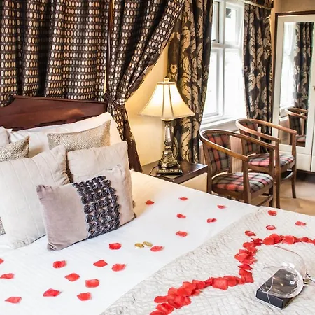 The Howbeck & The Retreat Location, Incl Off-site Health Club And Parking Ev Point Available, Great Deals On 5*