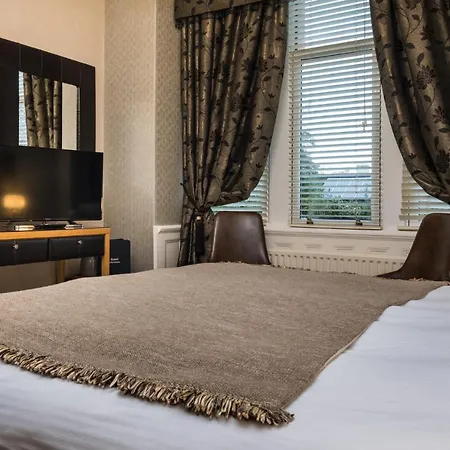 Guest house The Howbeck & The Retreat Incl Off-site Health Club And Parking Ev Point Available