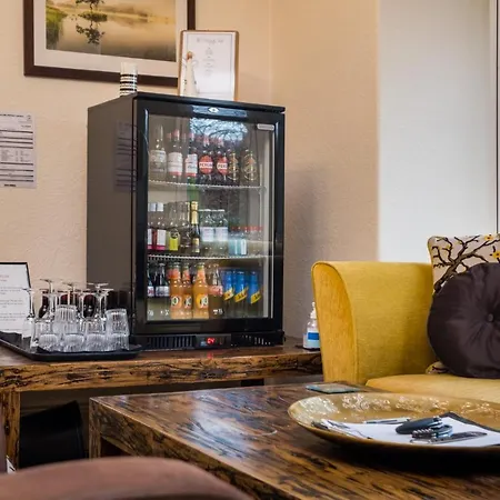 Guest house The Howbeck & The Retreat Incl Off-site Health Club And Parking Ev Point Available Windermere