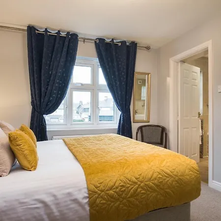 Гостевой дом The Howbeck & The Retreat Incl Off-site Health Club And Parking Ev Point Available