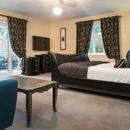 Гостевой дом The Howbeck & The Retreat Incl Off-site Health Club And Parking Ev Point Available