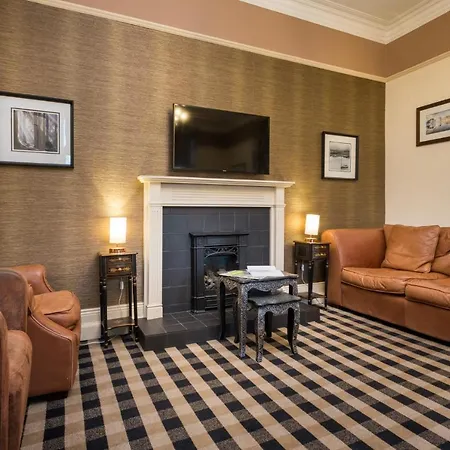 Guest house The Howbeck & The Retreat Incl Off-site Health Club And Parking Ev Point Available 5*
