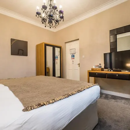 The Howbeck & The Retreat Incl Off-site Health Club And Parking Ev Point Available Windermere