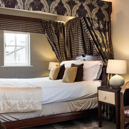 The Howbeck & The Retreat Incl Off-site Health Club And Parking Ev Point Available Windermere