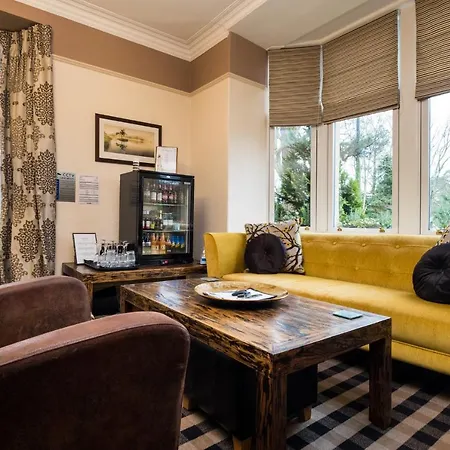 The Howbeck & The Retreat Incl Off-site Health Club And Parking Ev Point Available Windermere