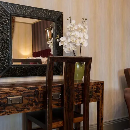 The Howbeck & The Retreat Incl Off-site Health Club And Parking Ev Point Available 5* Windermere