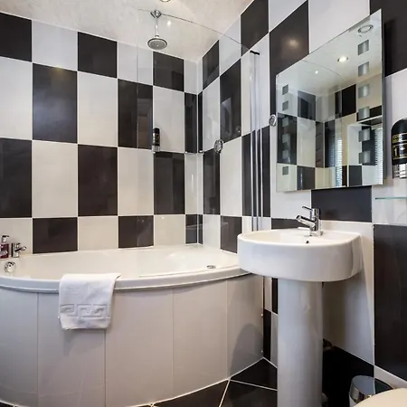 The Howbeck & The Retreat Incl Off-site Health Club And Parking Ev Point Available 5*