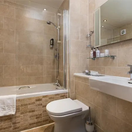 Guest house The Howbeck & The Retreat Incl Off-site Health Club And Parking Ev Point Available