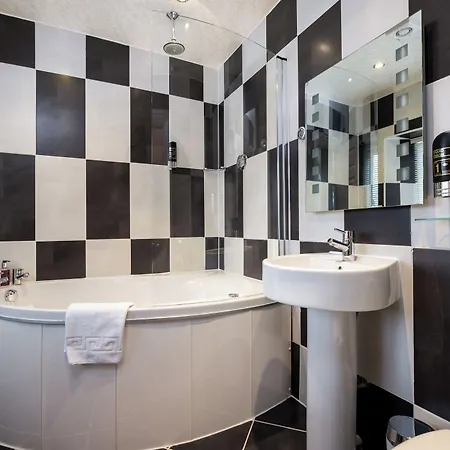 The Howbeck & The Retreat Location, Incl Off-site Health Club And Parking Ev Point Available, Great Deals On