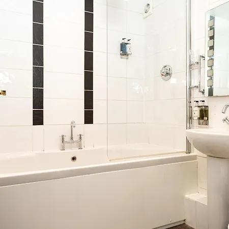The Howbeck & The Retreat 5min To Lake, Restaurants & To The Free Hydro Wellness Club Windermere