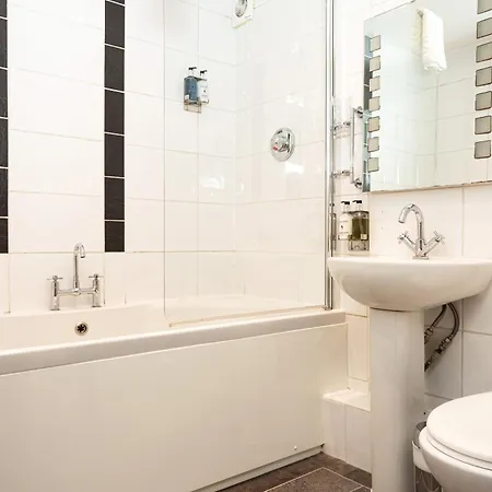 The Howbeck & The Retreat 5min To Lake, Restaurants & To The Free Hydro Wellness Club 5*