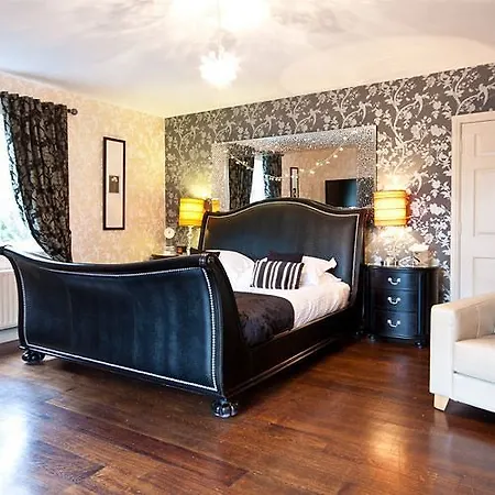 Guest house The Howbeck & The Retreat Incl Off-site Health Club And Parking Ev Point Available