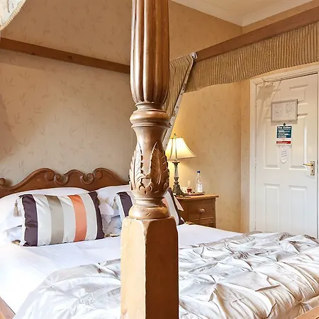 The Howbeck & The Retreat Incl Off-site Health Club And Parking Ev Point Available Windermere