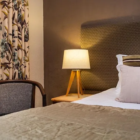 The Howbeck & The Retreat Location, Incl Off-site Health Club And Parking Ev Point Available, Great Deals On Πανσιόν