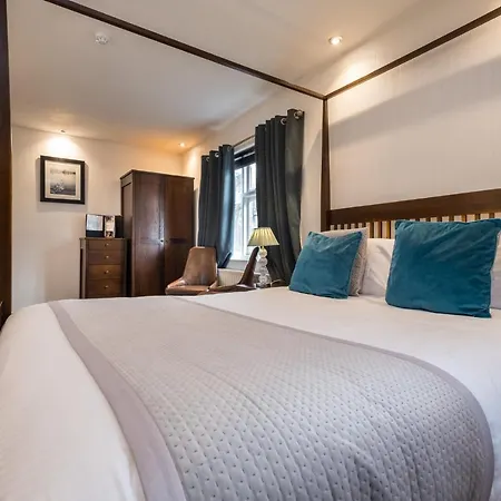 The Howbeck & The Retreat Location, Incl Off-site Health Club And Parking Ev Point Available, Great Deals On Πανσιόν