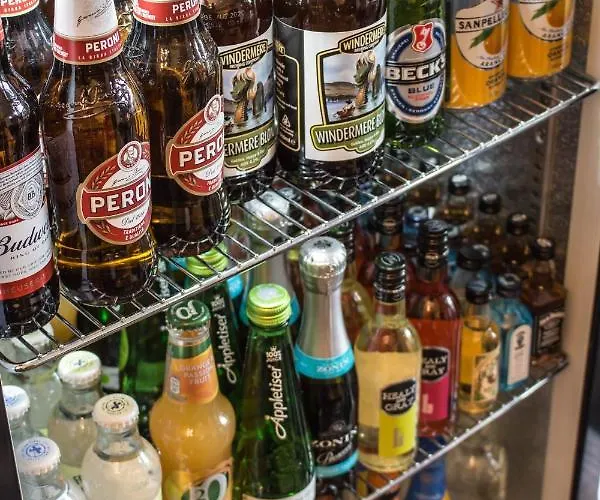 The Howbeck & The Retreat 5min To Lake, Restaurants & To The Free Penzion 5*