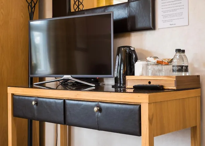 The Howbeck & The Retreat 5min To Lake, Restaurants & To The Free 5*