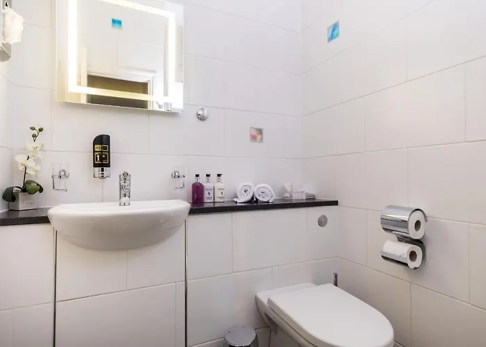 The Howbeck & The Retreat 5min To Lake, Restaurants & To The Free Penzion Windermere