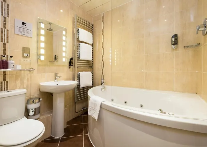 The Howbeck & The Retreat 5min To Lake, Restaurants & To The Free Penzion 5*