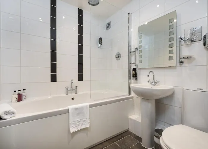 Penzion The Howbeck & The Retreat 5min To Lake, Restaurants & To The Free 5*