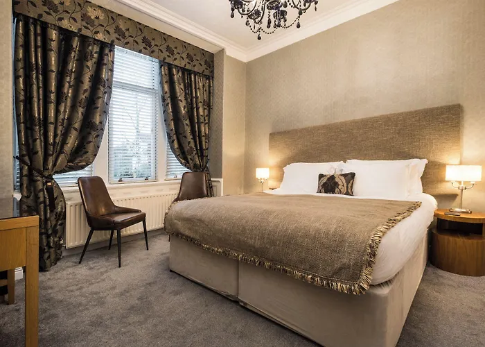 The Howbeck & The Retreat 5min To Lake, Restaurants & To The Free Penzion 5*